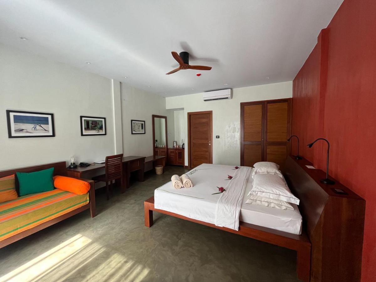 The Barefoot Eco Hotel Hanimaadhoo Island Bagian luar foto