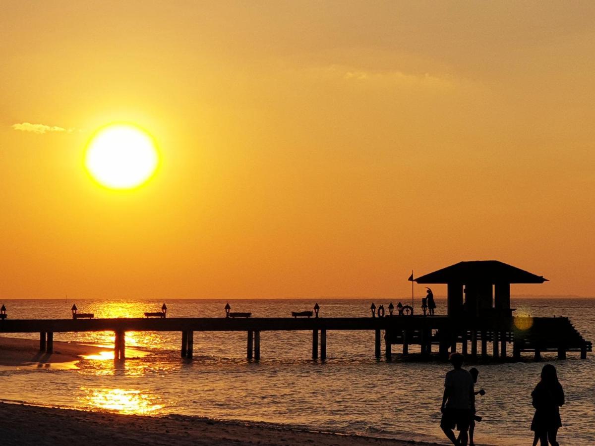 The Barefoot Eco Hotel Hanimaadhoo Island Bagian luar foto