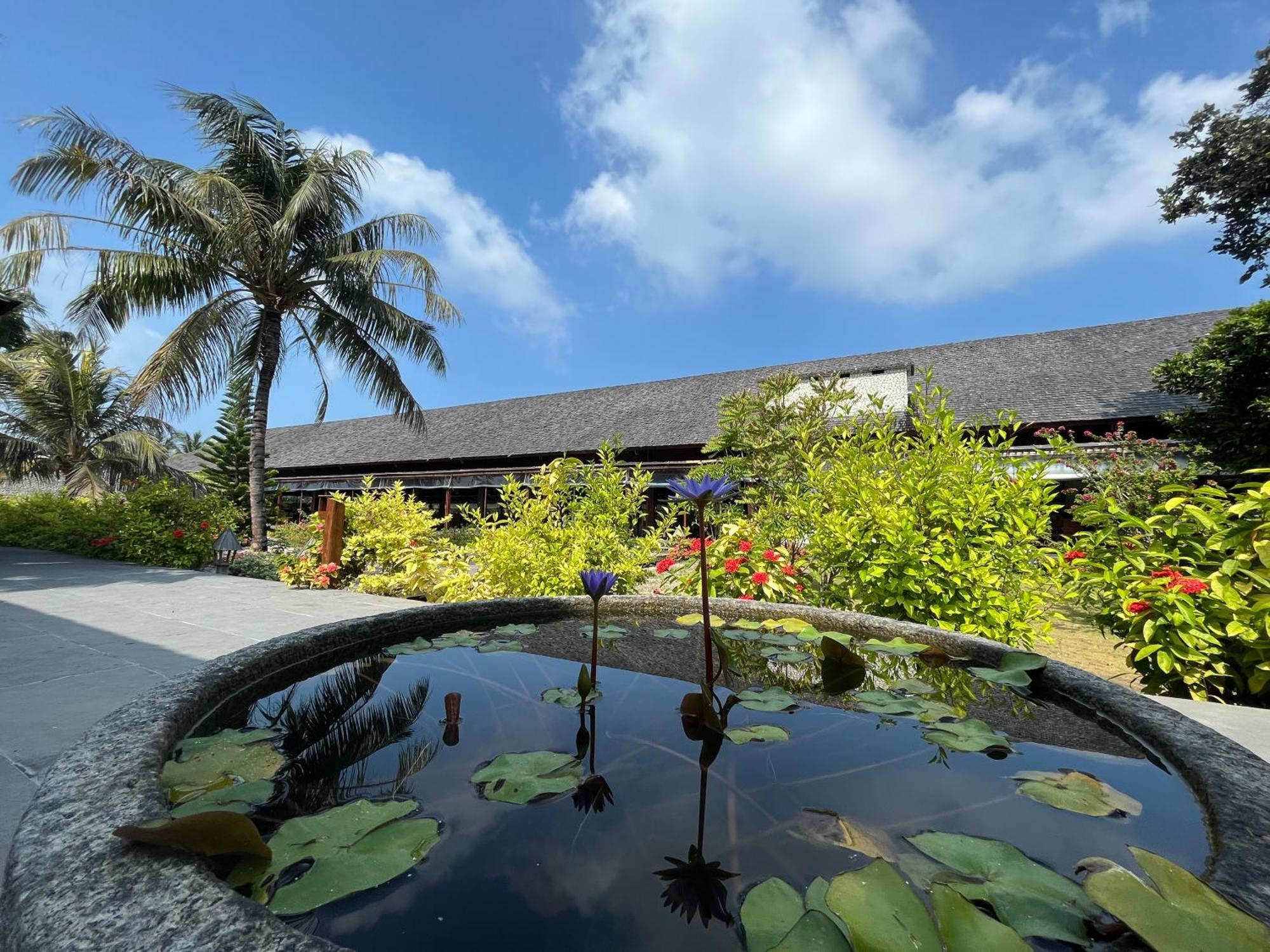 The Barefoot Eco Hotel Hanimaadhoo Island Bagian luar foto