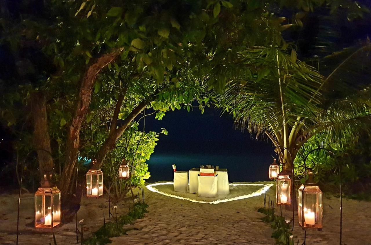 The Barefoot Eco Hotel Hanimaadhoo Island Bagian luar foto